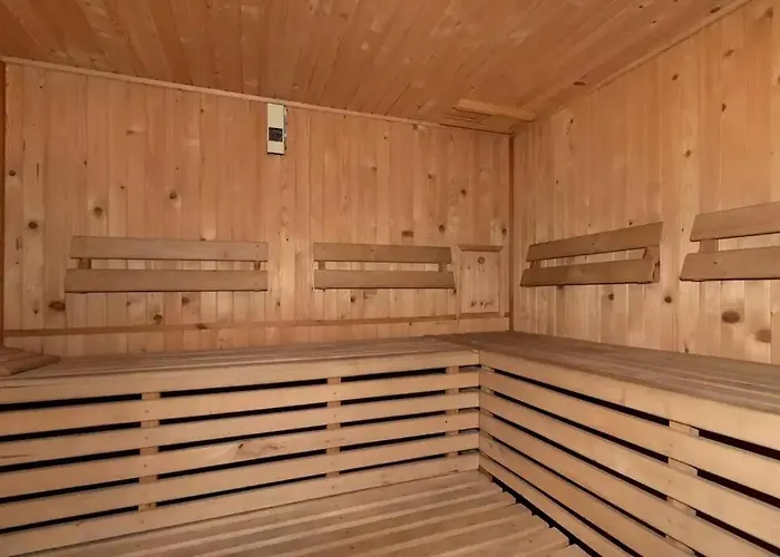 Cozy With 6 Bedrooms * Warsaw