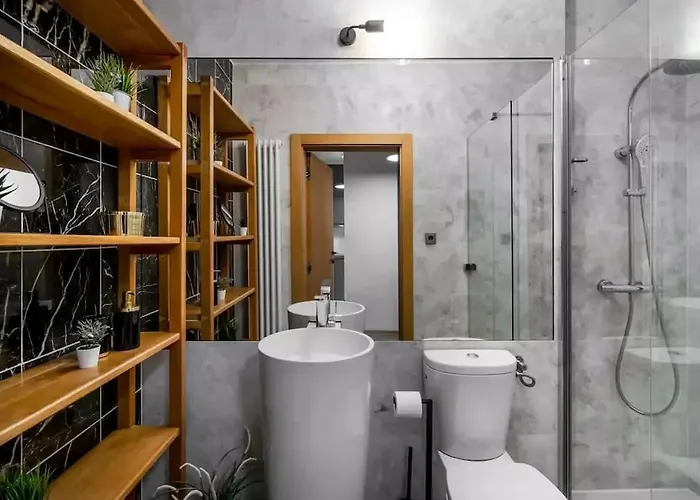 Cozy With 6 Bedrooms *