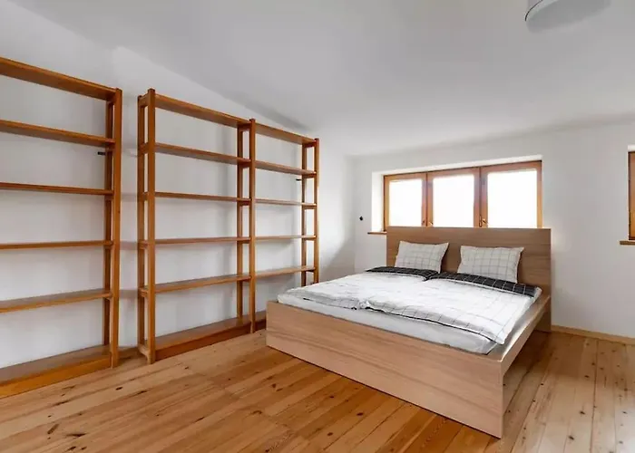 Cozy With 6 Bedrooms * Warszawa