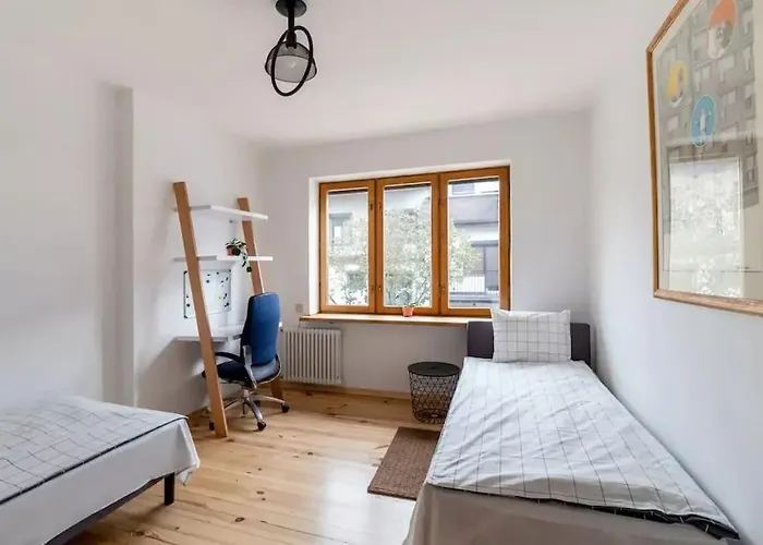 Cozy With 6 Bedrooms Apartament *